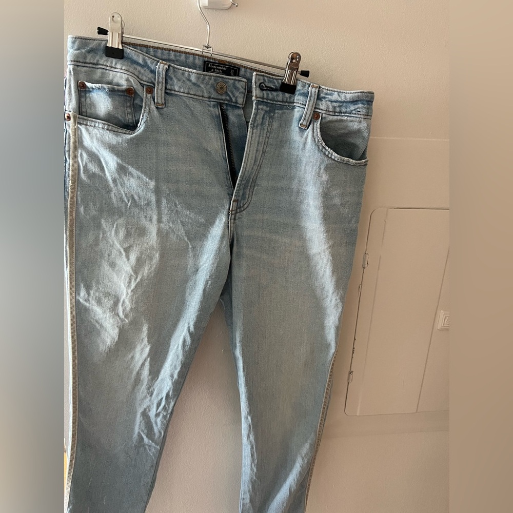Abercrombie and Fitch Simone High Rise Slim - Picture 2 of 5